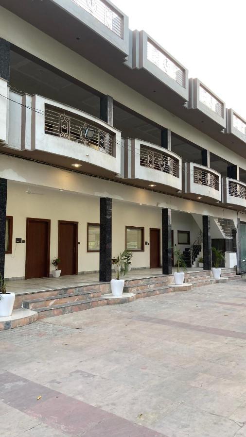 The Kedar Resort Mathura Extérieur photo