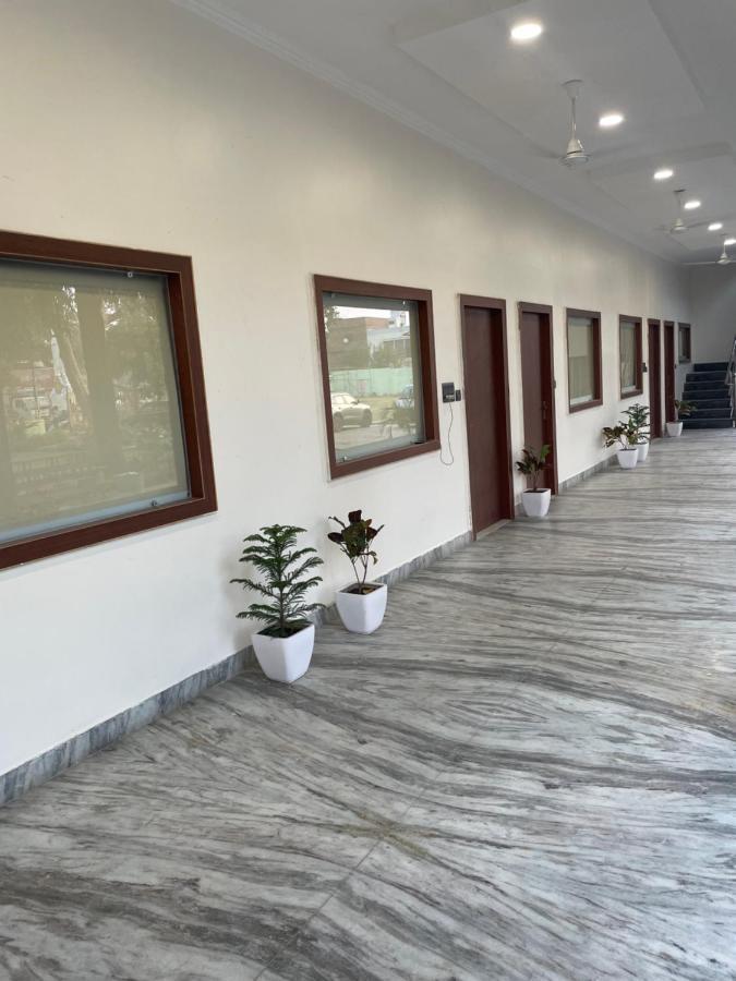 The Kedar Resort Mathura Extérieur photo