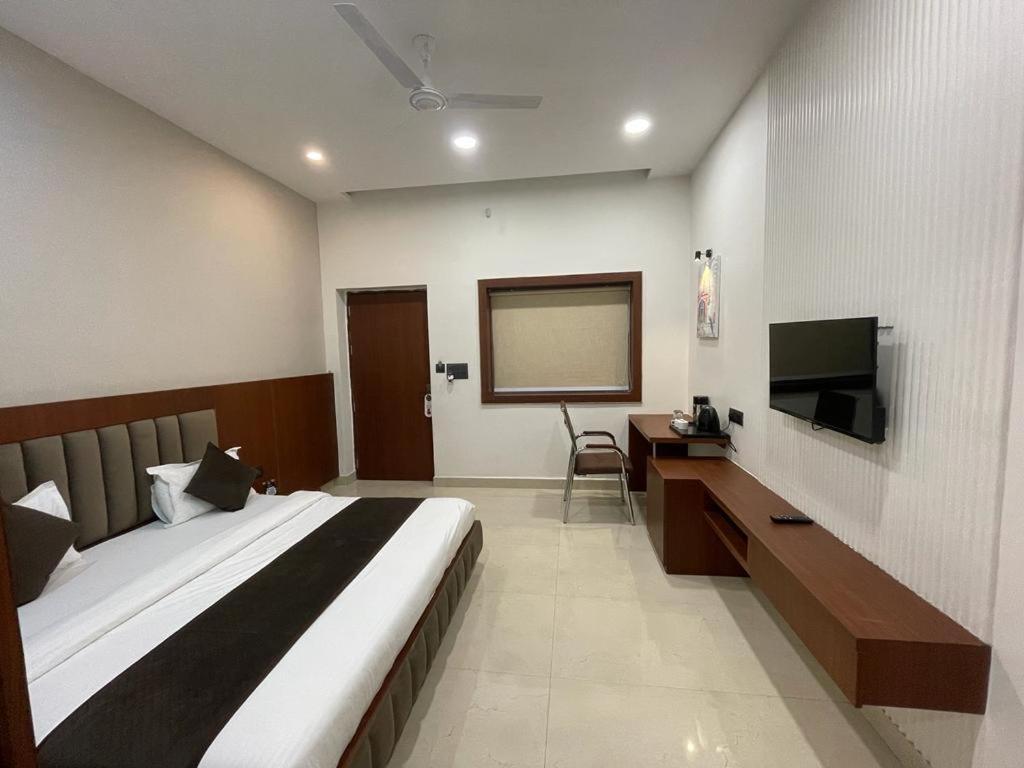 The Kedar Resort Mathura Extérieur photo