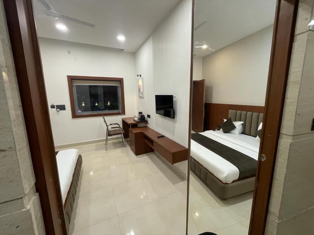 The Kedar Resort Mathura Extérieur photo