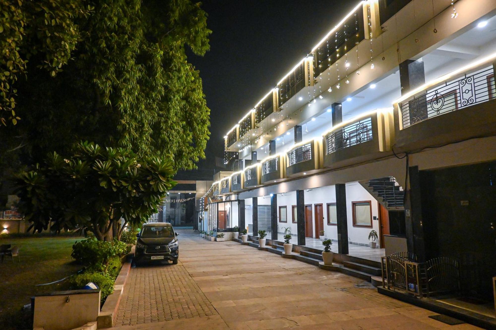 The Kedar Resort Mathura Extérieur photo