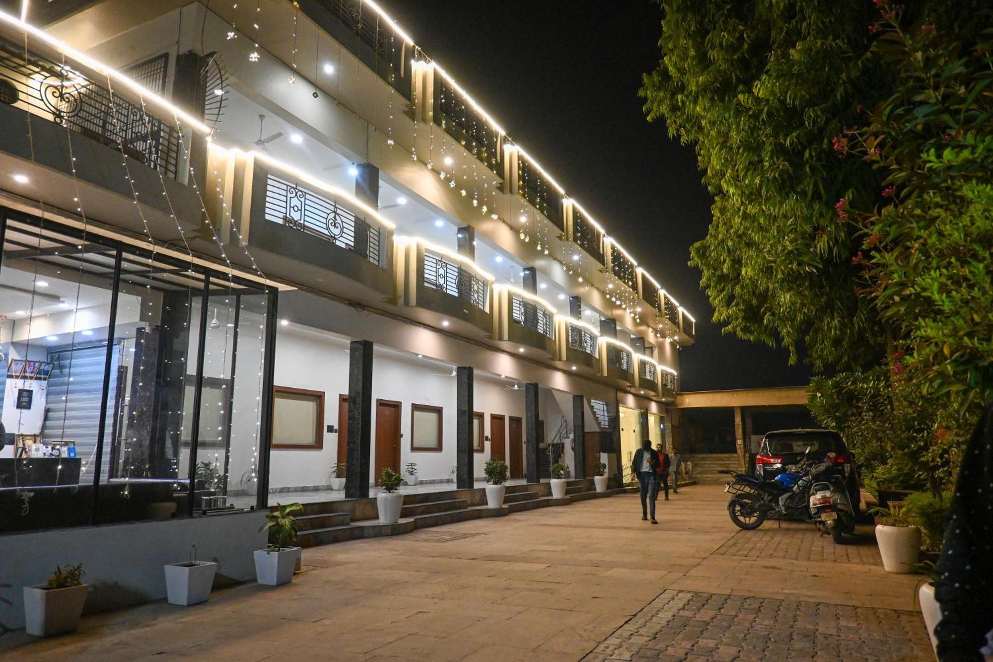 The Kedar Resort Mathura Extérieur photo