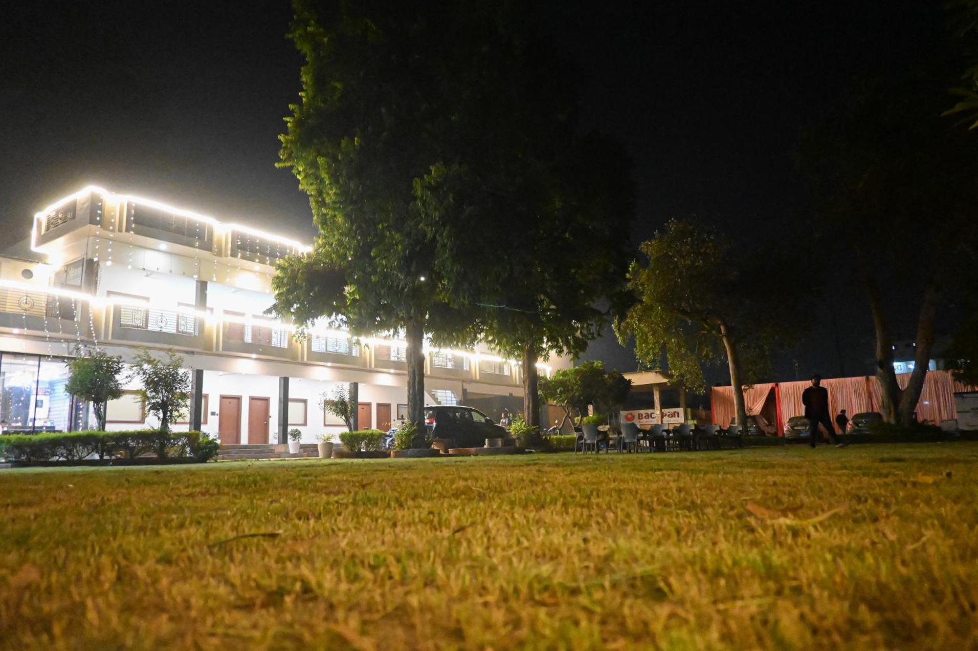 The Kedar Resort Mathura Extérieur photo
